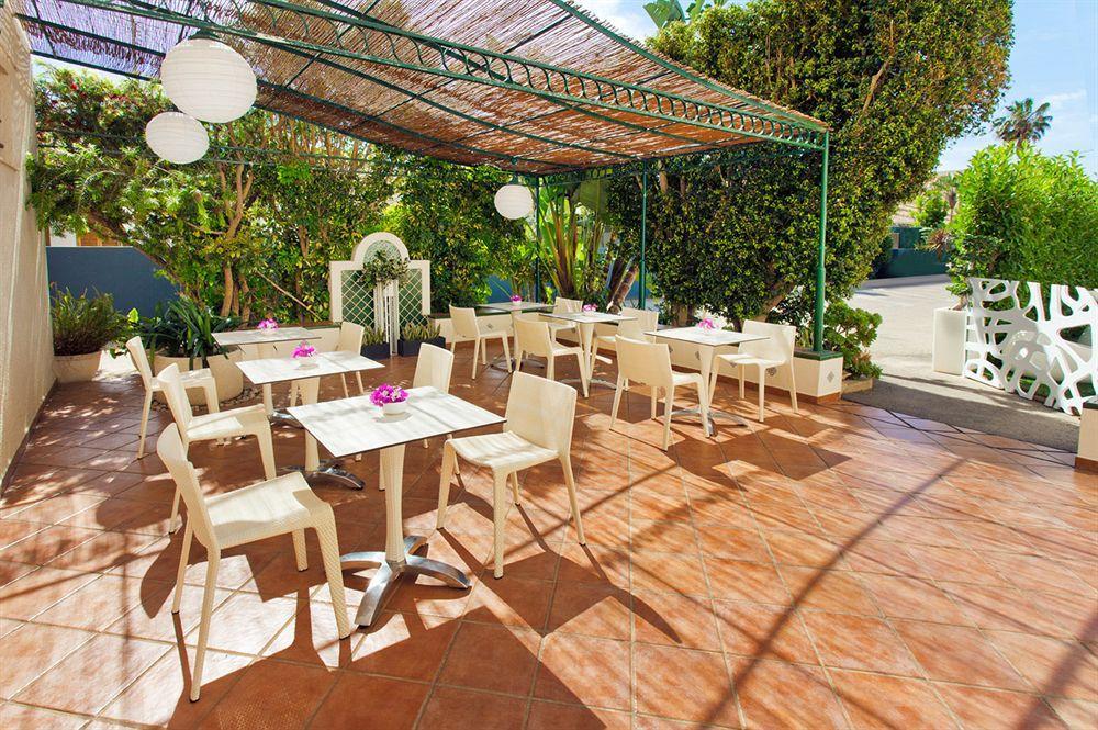 Apartamentos Villamor Дения Екстериор снимка