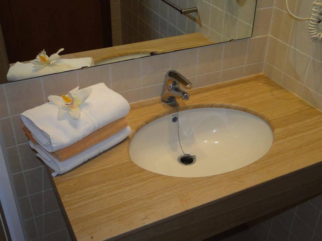 Apartamentos Villamor Дения Екстериор снимка