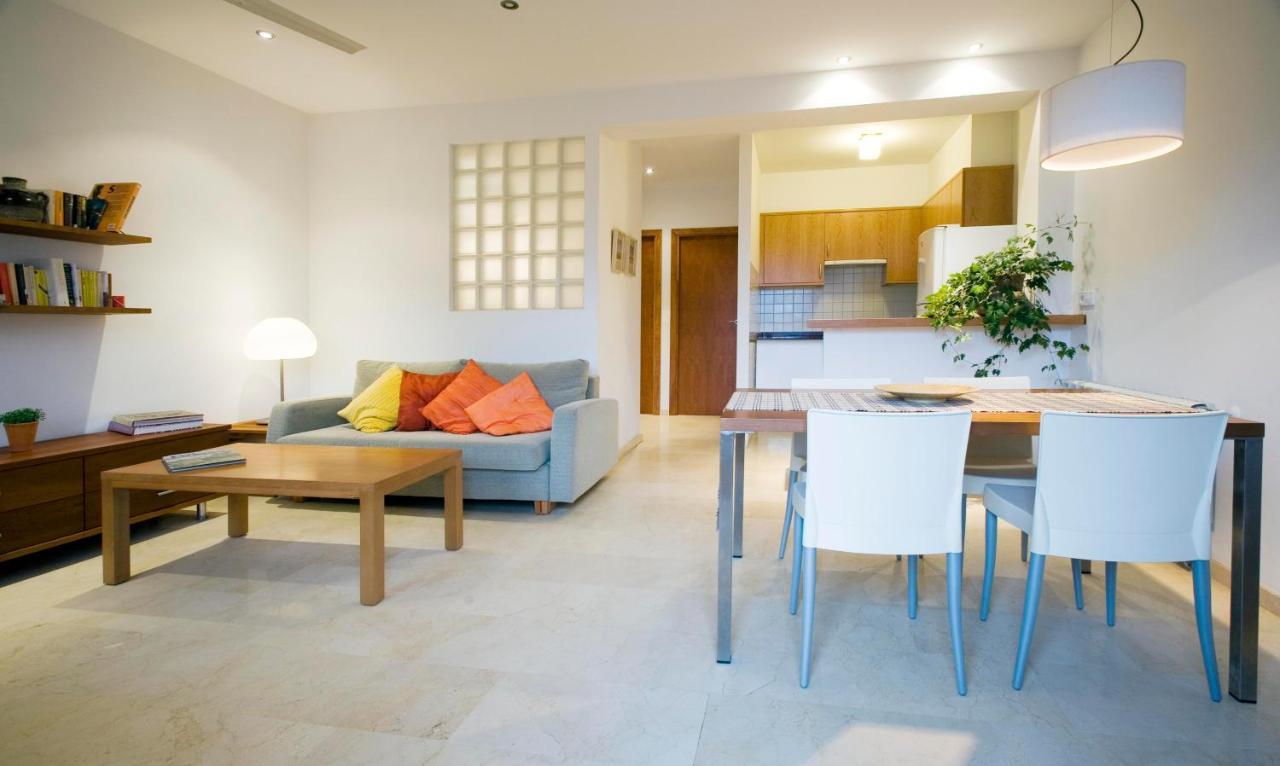 Apartamentos Villamor Дения Екстериор снимка